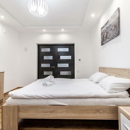 Homey Apartment Lviv Dış mekan fotoğraf